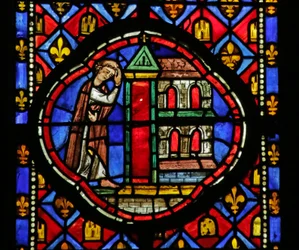 Raam met Theophilus die een kerk bouwt
